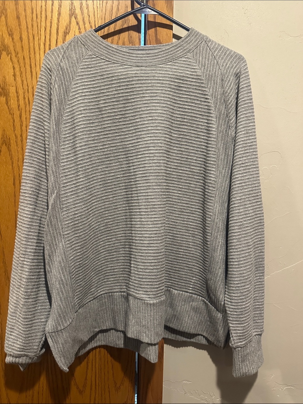 Simply Vera Vera Wang Gray Ribbed Crewneck Sweater